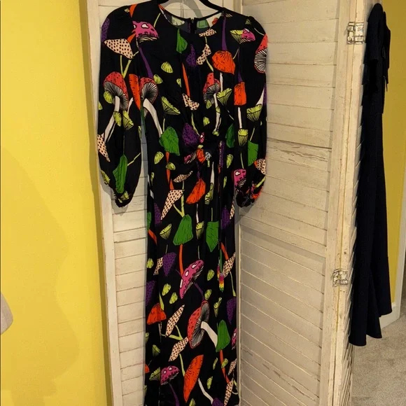 Farm rio mushroom dress XS darling !!!! - Picture 3 of 8